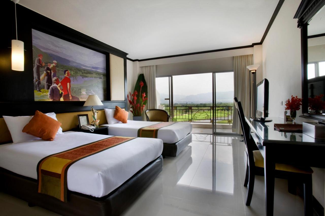 Royal Hills Golf Resort & Spa Nakhon Nayok Exterior foto
