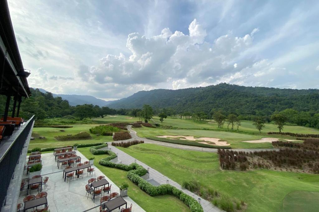 Royal Hills Golf Resort & Spa Nakhon Nayok Exterior foto