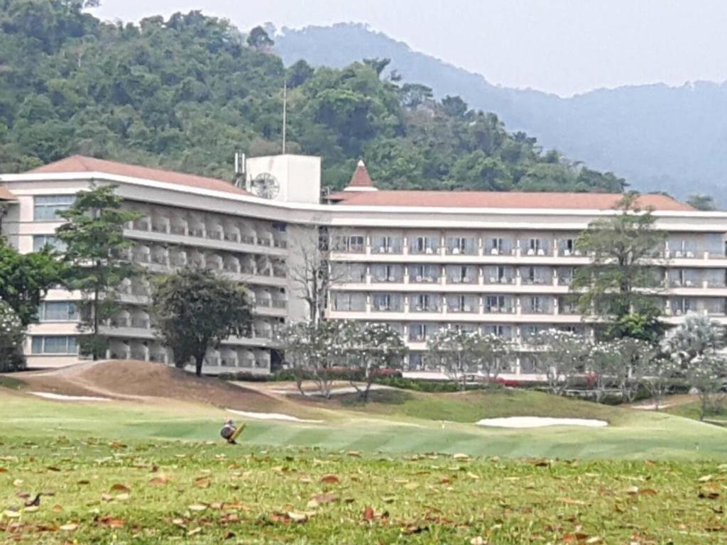 Royal Hills Golf Resort & Spa Nakhon Nayok Exterior foto