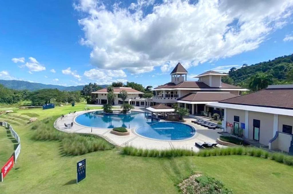 Royal Hills Golf Resort & Spa Nakhon Nayok Exterior foto
