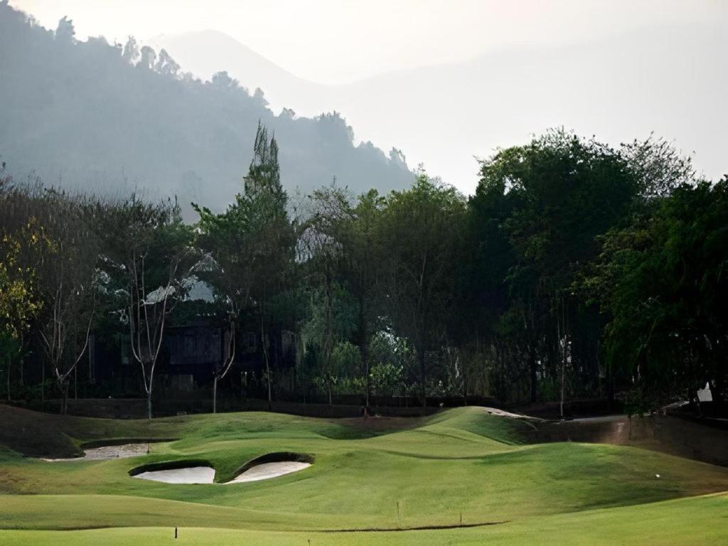 Royal Hills Golf Resort & Spa Nakhon Nayok Exterior foto