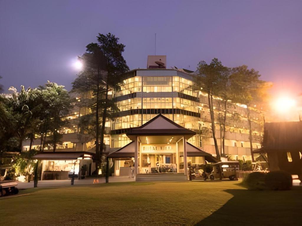 Royal Hills Golf Resort & Spa Nakhon Nayok Exterior foto
