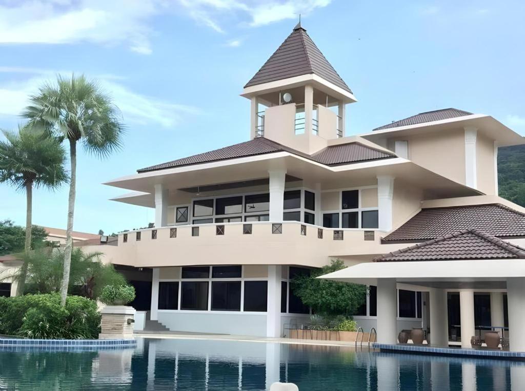 Royal Hills Golf Resort & Spa Nakhon Nayok Exterior foto
