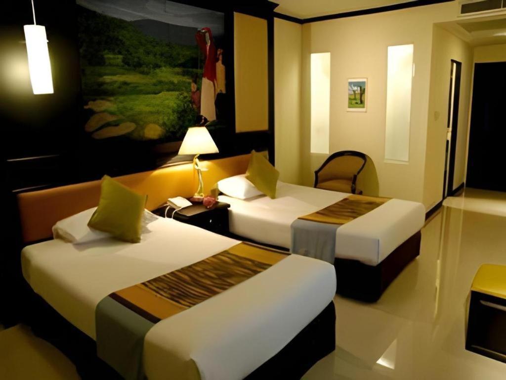 Royal Hills Golf Resort & Spa Nakhon Nayok Exterior foto