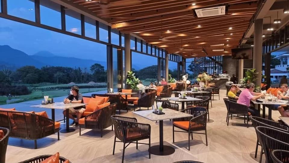 Royal Hills Golf Resort & Spa Nakhon Nayok Exterior foto