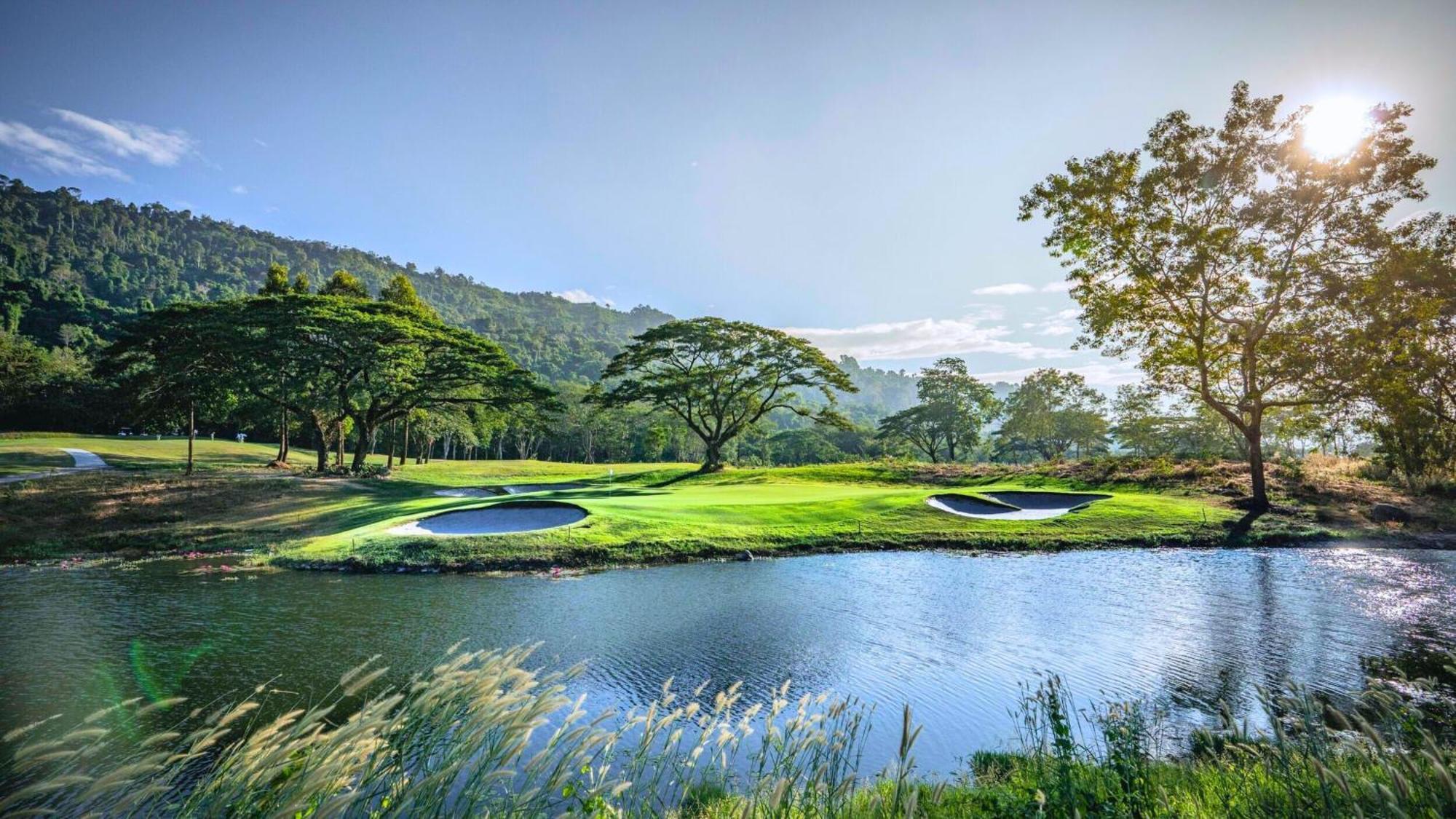 Royal Hills Golf Resort & Spa Nakhon Nayok Exterior foto