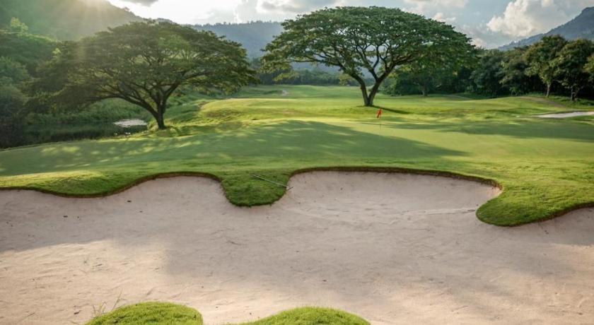 Royal Hills Golf Resort & Spa Nakhon Nayok Exterior foto