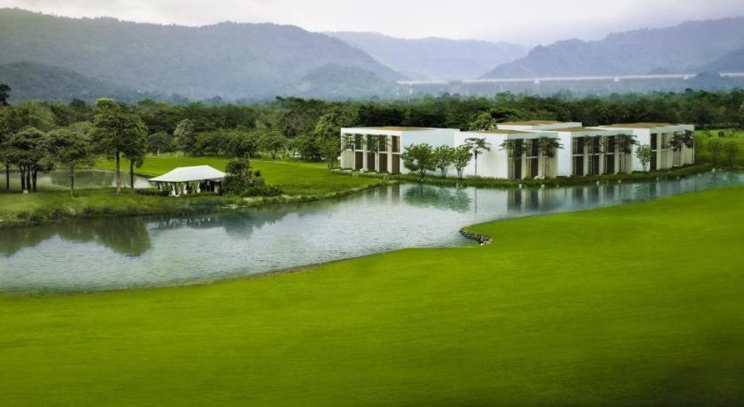 Royal Hills Golf Resort & Spa Nakhon Nayok Exterior foto